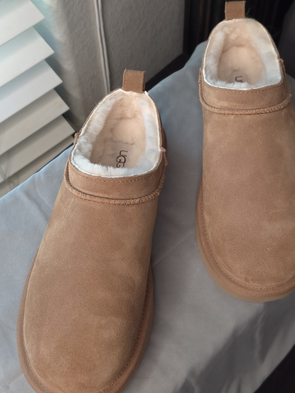 UGG Tazz Platform Slipper Chestnut Size 8 — Brand New, Never Worn